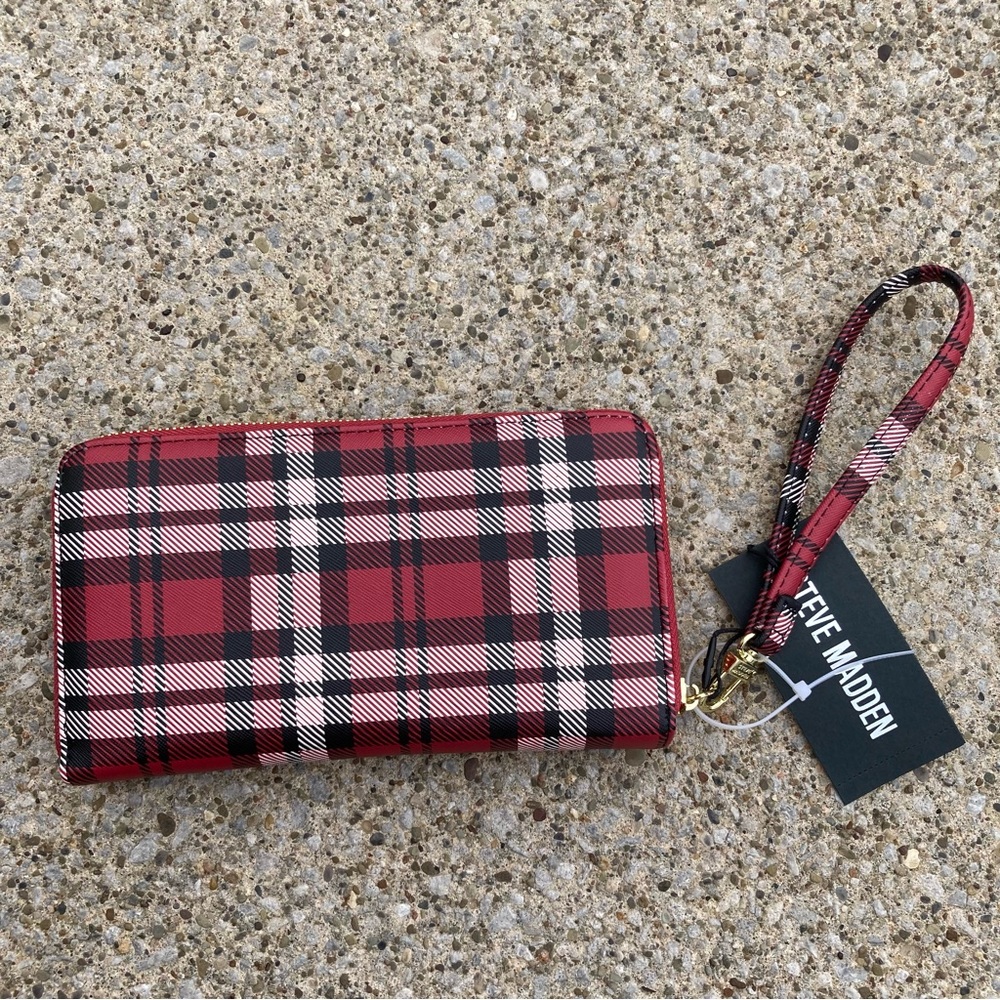Steve Madden Red Plaid Zip Wristlet Wallet - Picture 2 of 4